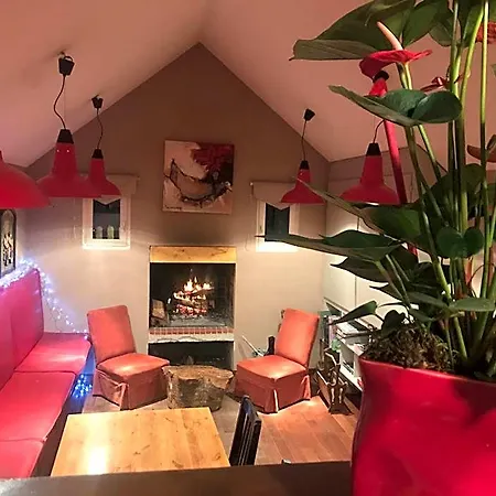 Maison D'hoursentut Hotel